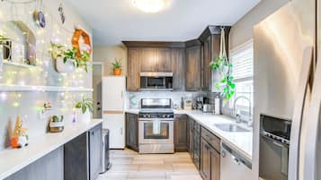 Ketuhar gelombang mikro, ketuhar, dapur, mesin basuh pinggan mangkuk