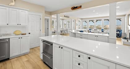 Shifting Sands is the ultimate in BHI oceanfront living!