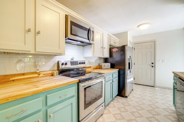 House (3 Bedrooms) | Interior - Home w/ Trail Access & Fire Pit in Bella Vista! (Bella Vista)