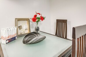 Apartment (0 Bedroom) | Interior
