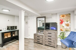 Apartment (0 Bedroom) | Interior