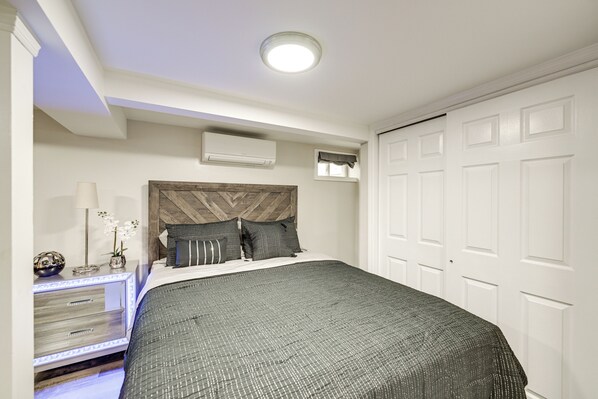 Apartment (0 Bedroom) | Interior