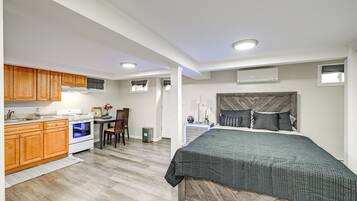 Apartment (0 Bedroom) | Interior