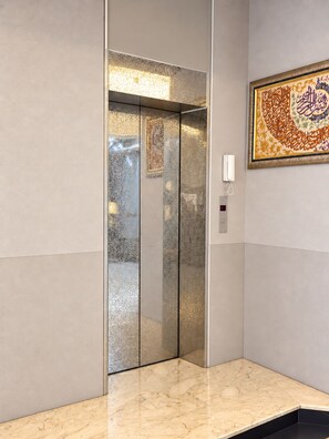 Lift - Sadaf Hotel (Dubai)