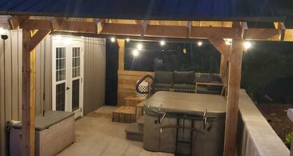 Our Happy Place: Hot Tub & Trail Access: STR25-00043