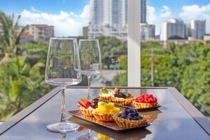 Dining - Lux 3BR City-View Retreat in Hollywood, 2nd Floor (Hollywood, FL)