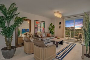 Smart TV - Lux 3BR City-View Retreat in Hollywood, 2nd Floor (Hollywood, FL)