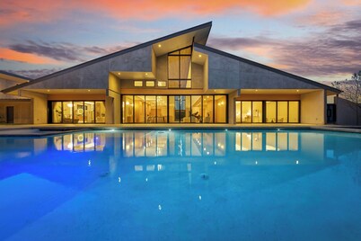 Riverside Luxe  Pool • Game Room • Grand Piano