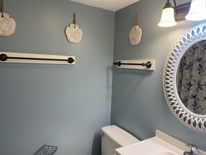 Shower, toilet paper - Lowest price 2-bedroom on the beach in Orange Beach! (Orange Beach)