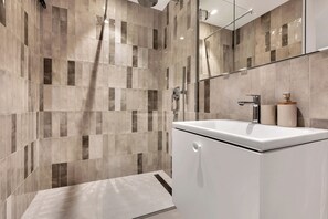 무료 세면용품, 헤어드라이어, 타월, 비누