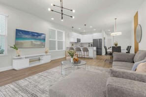 TV - Upstay: Modern Family Townhome with Pool & Patio (Clermont)