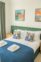 Apartment | Desk, iron/ironing board, free WiFi