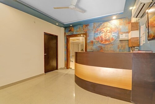 Goroomgo Aditya Grand Lucknow