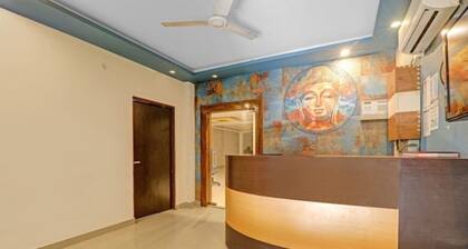 Goroomgo Aditya Grand Lucknow