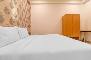 Deluxe Double Room, City View | Free WiFi, bed sheets