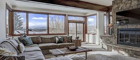 TV connectée, cheminée