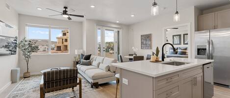 Condo, 2 Bedrooms | Private kitchen | Fridge, oven, coffee/tea maker, toaster