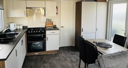 Ty Mawr Towyn Caravan Retreat - Getaway