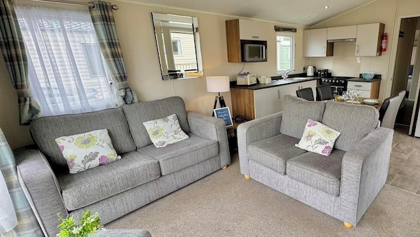 Unclassified image, 1 of 10, button - Ty Mawr Towyn Caravan Retreat - Getaway (Abergele)