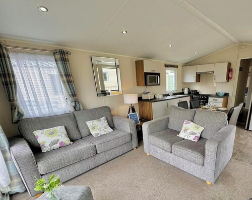 Ty Mawr Towyn Caravan Retreat - Getaway