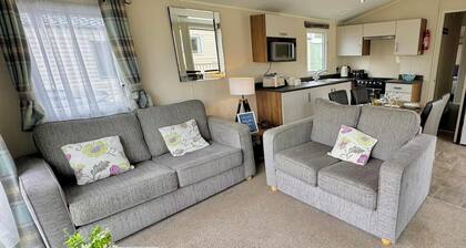Ty Mawr Towyn Caravan Retreat - Getaway