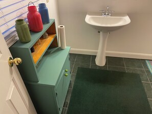 Jetted bath, towels, soap, shampoo