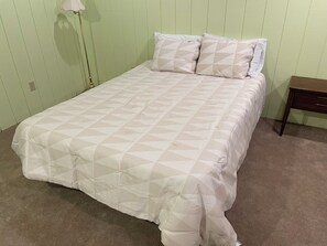 4 makuuhuonetta, työpöytä, vauvan matkasänky, ilmainen Wi-Fi