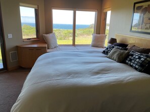 3 bedrooms, iron/ironing board, WiFi, bed sheets - Sited in the Meadow Approx 100 Yds off the Ocean Front with Unblockable Views (Sea Ranch)