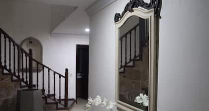Residencia cerca GalerĂas