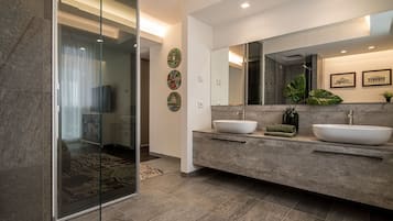 Condo, Hill View | Bathroom | Separate bathtub and shower, hair dryer, bidet, towels