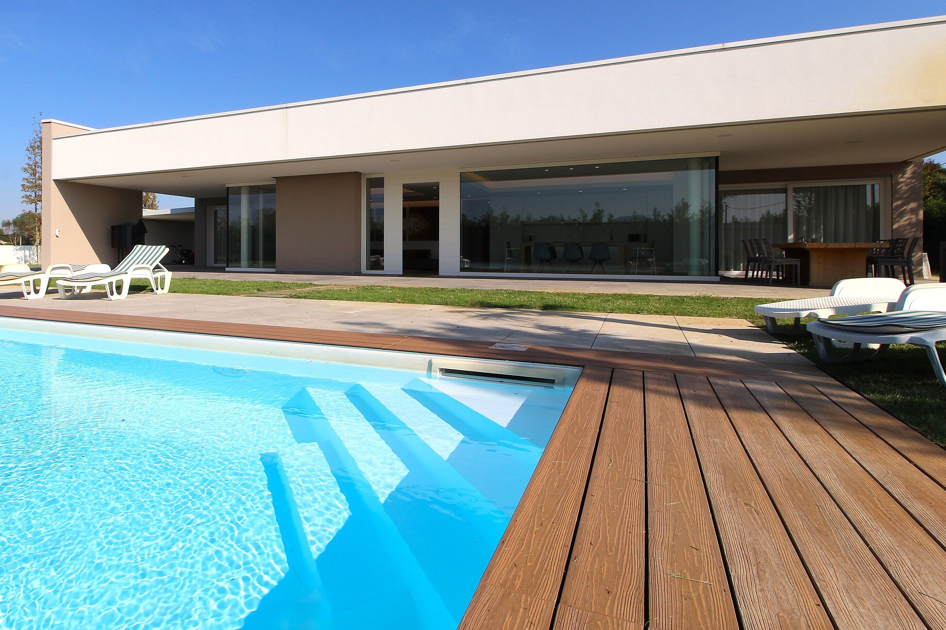 Seasonal outdoor pool