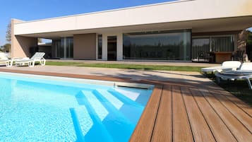 Seasonal outdoor pool