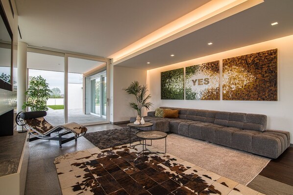 Condo, Hill View | Living area