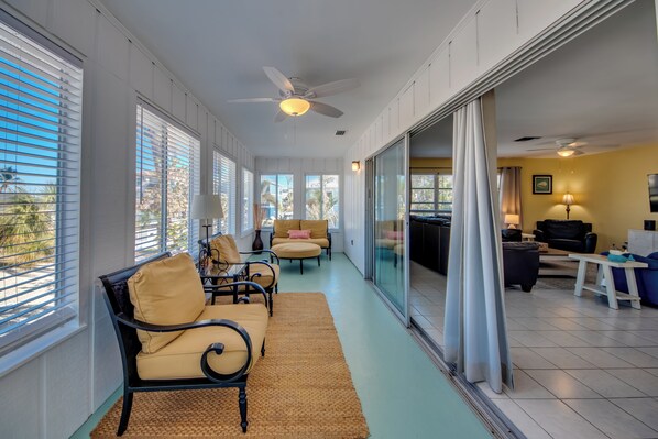 Smart TV - 280 Ostego - Pet Friendly Pool Home by the Beach & Times Square! (Fort Myers Beach)