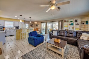 Smart TV - 280 Ostego - Pet Friendly Pool Home by the Beach & Times Square! (Fort Myers Beach)