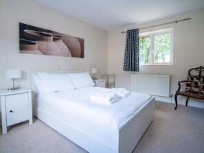 3 chambres, fer et planche à repasser, Wi-Fi gratuit, draps fournis