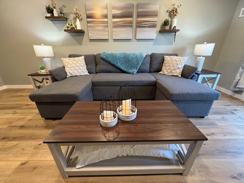 Charming 1-Bedroom Lodge Near Mackinac – Year-Round Getaway!