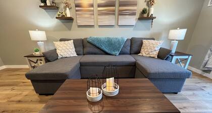 Charming 1-Bedroom Lodge Near Mackinac – Year-Round Getaway!