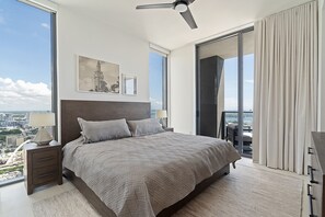 3 habitaciones, escritorio y tabla de planchar con plancha 