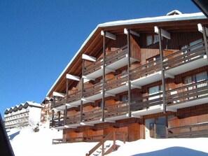 Exterior - 1st floor, view ski slopes/mountain, balcony, tv, ski locker, 26m², Les Saisies (Les Saisies)