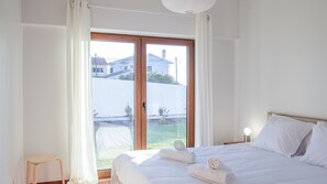 4 Schlafzimmer, Bügeleisen/Bügelbrett, kostenloses WLAN, Bettwäsche