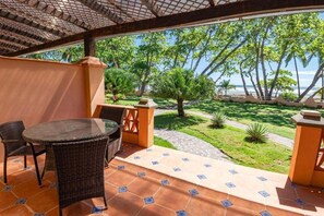 Deluxe Bungalow | Terrace/patio - Marenaz Oceanfront Resort (Parrita)