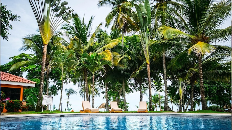 Marenaz Oceanfront Resort
