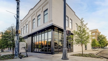 Landing at Landing-Midtown Apartments