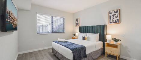 1 室のベッドルーム、高級寝具、WiFi (無料)、ベッドシーツ