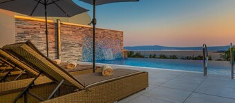 Lorena Stylish Sea View Villa