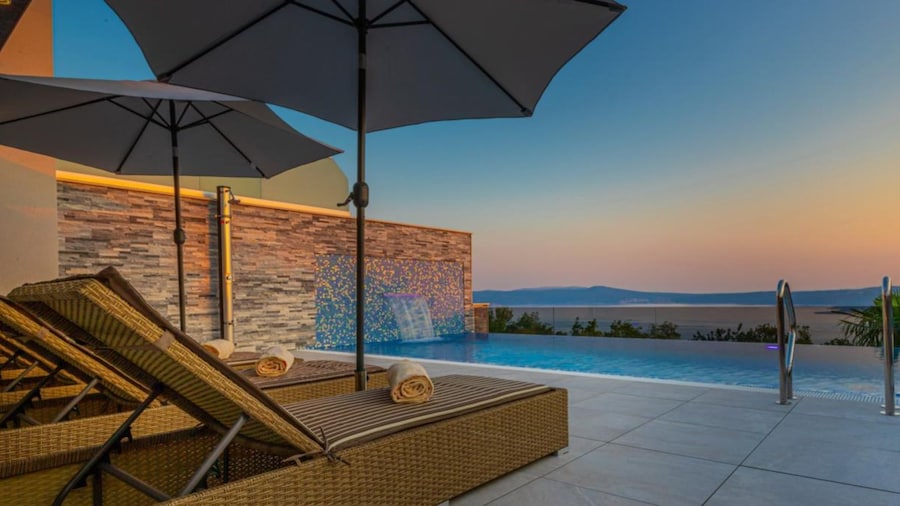 Lorena Stylish Sea View Villa