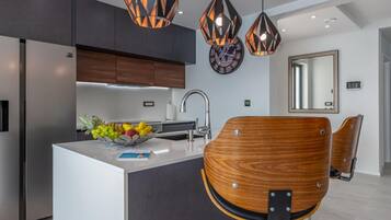 Villa (Four Bedroom Villa with Private Pool) | Dining room