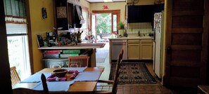 Micro-ondes, four, plaque de cuisson, lave-vaisselle