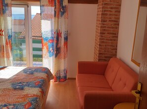 Apartment (Three Bedroom Apartment with Shared T) | 4 Schlafzimmer, Babybetten, kostenloses WLAN